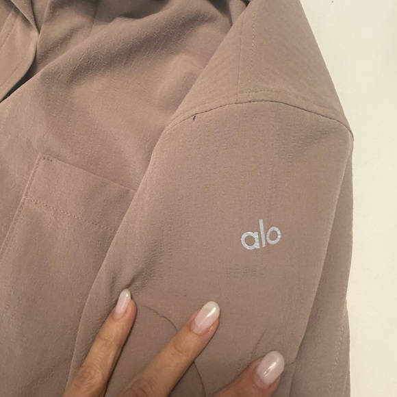 ALO Yoga Dreamscape Button Down Long Sleeve - Picture 7 of 9